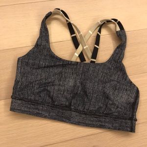 RARE Lululemon energy bra size 4 like new
